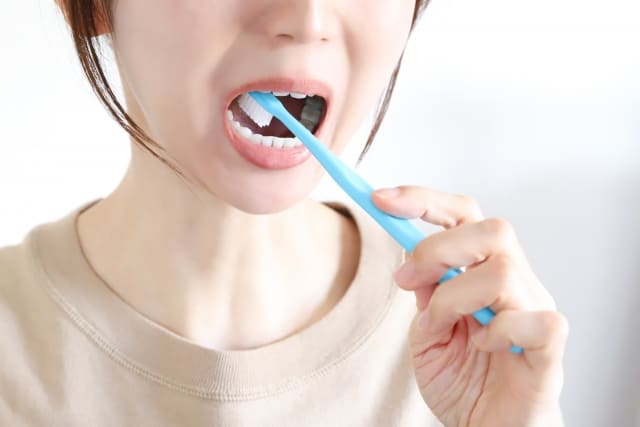 口の中がヌルヌル・ベタベタして不快な原因｜口腔異常感症と自律神経の影響