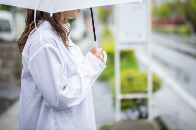 低気圧で息苦しい|台風でパニック障害が悪化する原因と鍼灸での治し方