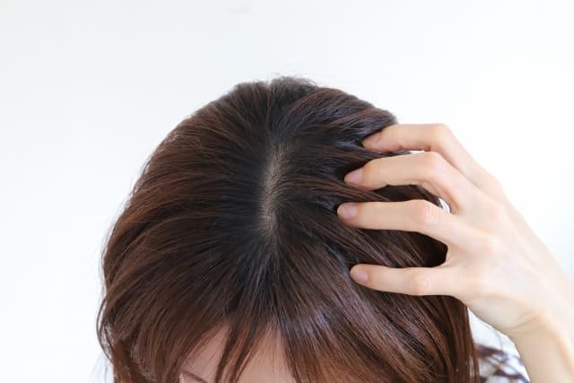 頭頂部が重だるい・押されるような痛み｜ストレスが引き起こす頭痛