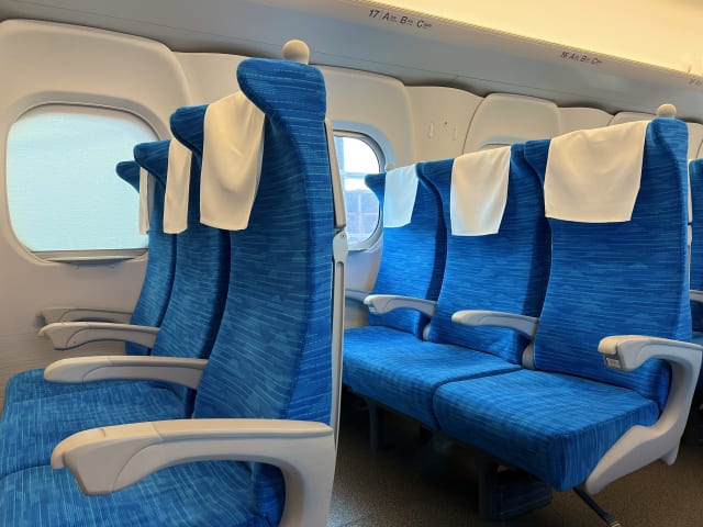 飛行機の通路側と窓側でおすすめの座席｜パニック障害の不安が落ち着く方法